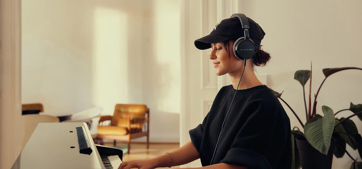 Наушники DT 270 PRO для занятий музыкой.